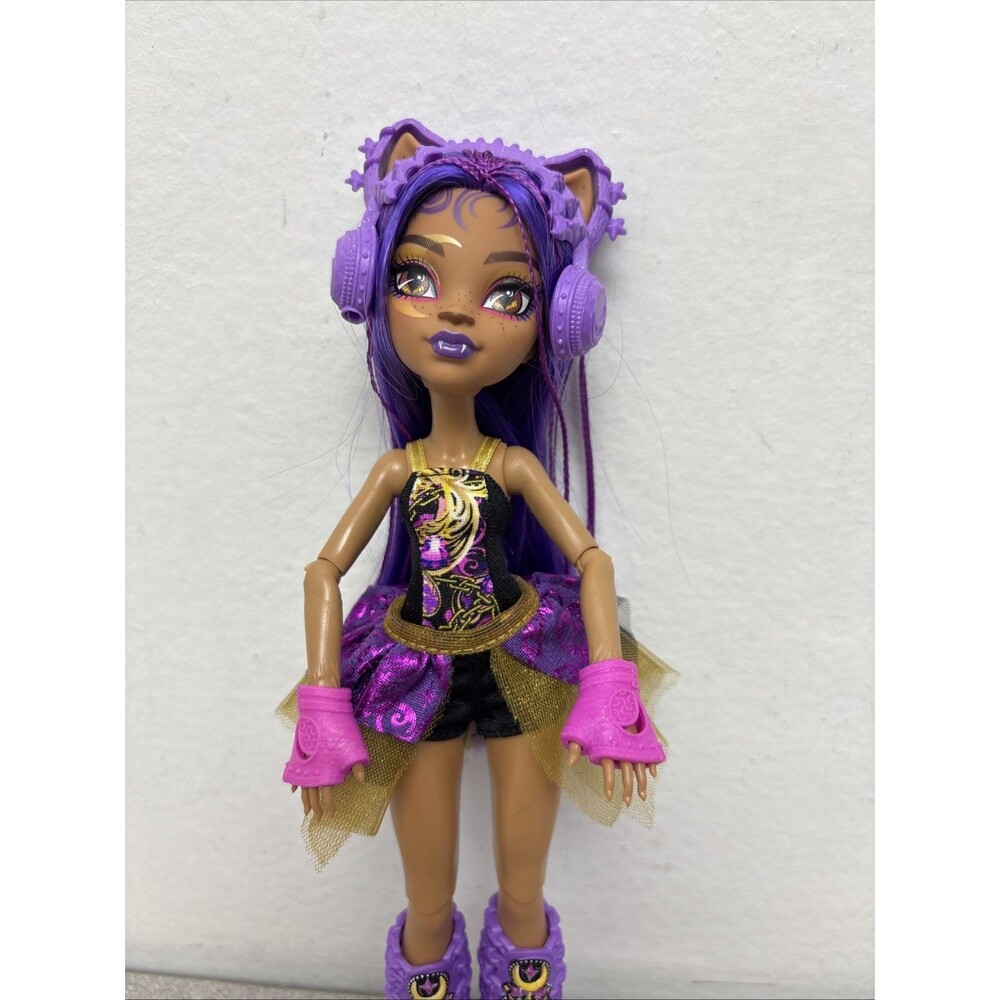 2021 Monster High Skulltimate Secrets Monster Mysteries Clawdeen Wolf